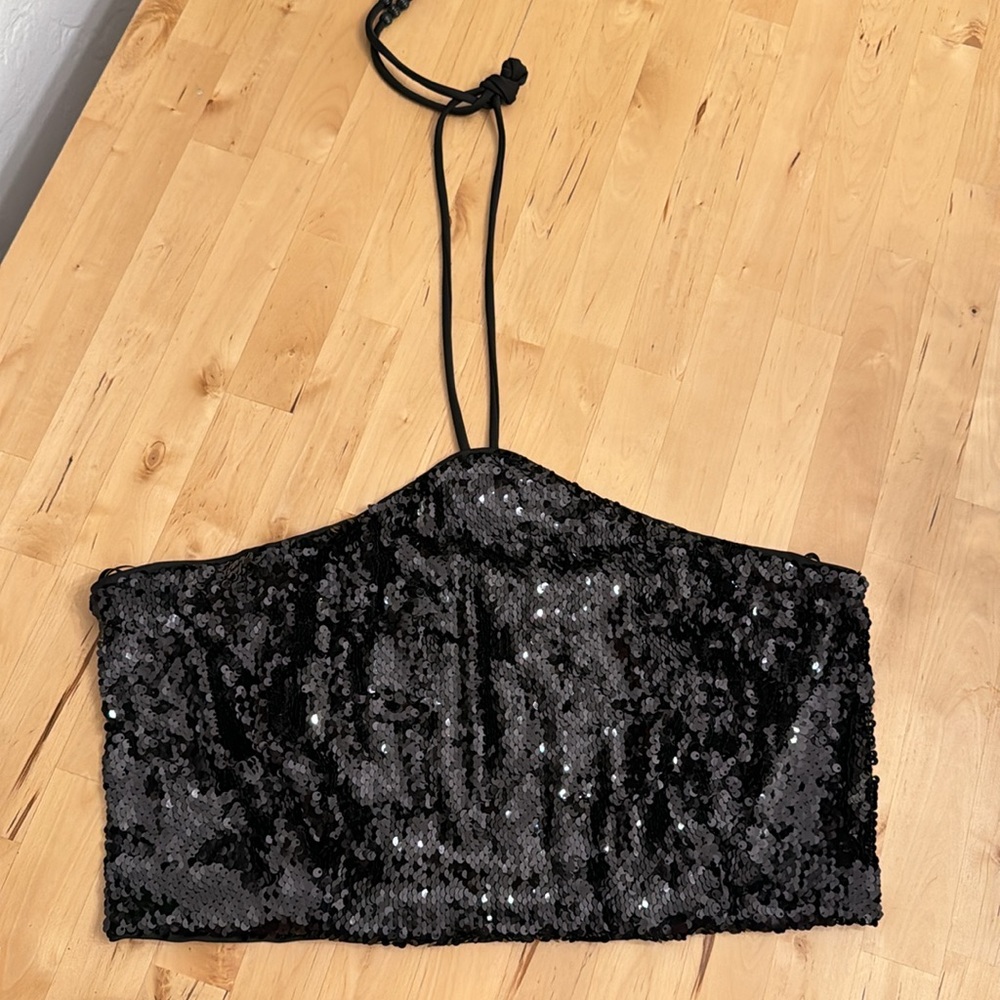 HOUSE OF HARLOW BLACK Sequin Crop Top\ BLACK HALTER TOP